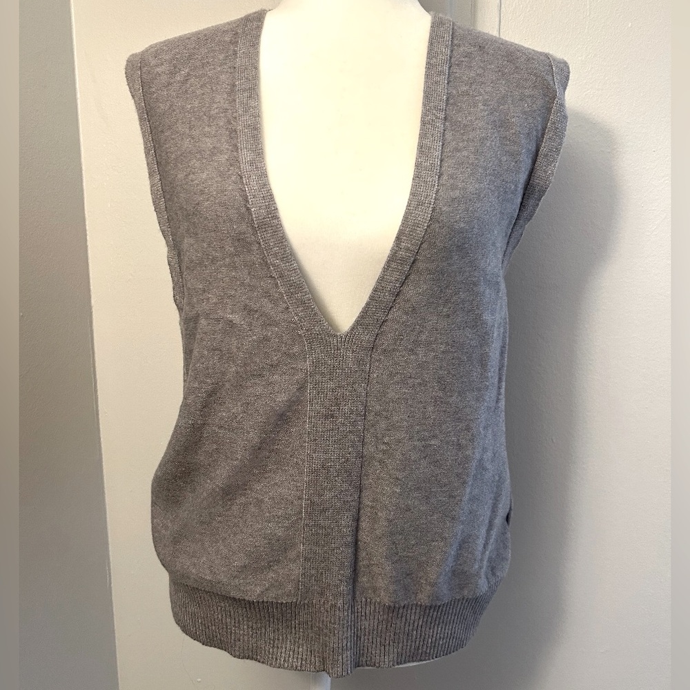 Gray V-Neck Sleeveless Sweater